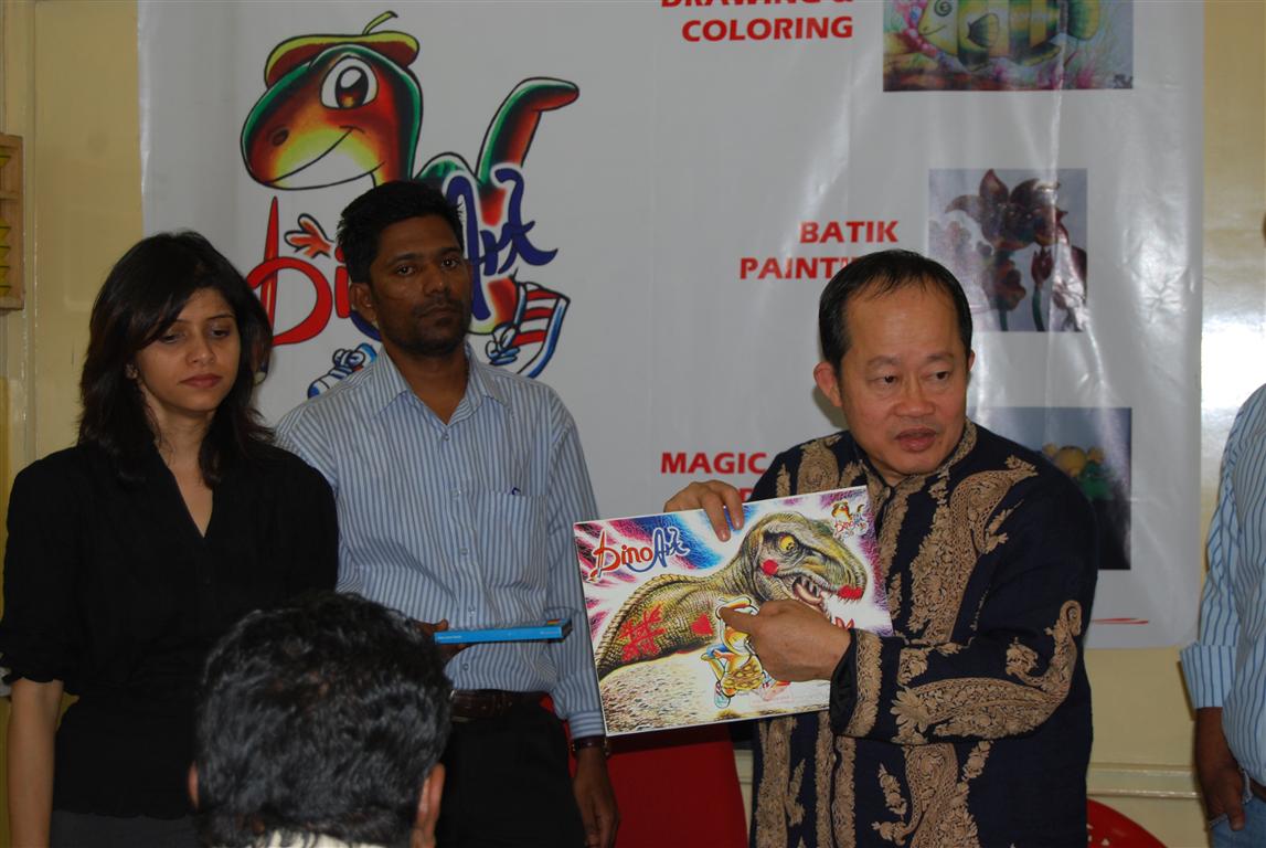 Prof Dr Dino Wong with Rachana Karia and Simplicio